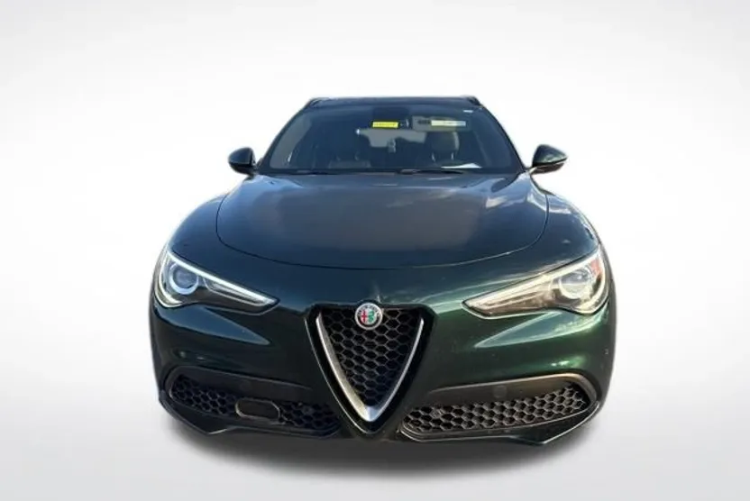 2018 Alfa Romeo Stelvio Ti photo 1