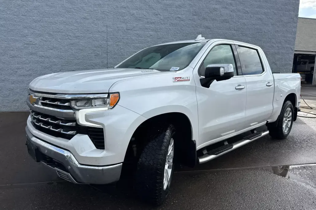 2022 Chevrolet Silverado 1500 LTZ photo 1
