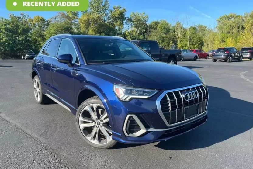 2021 Audi Q3 S line Premium Plus photo 1