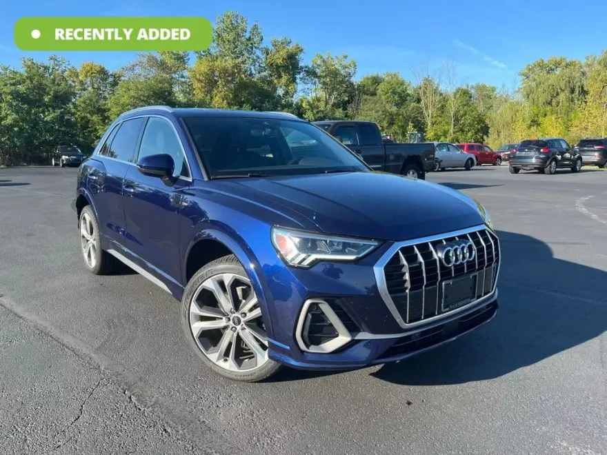 2021 Audi Q3 S line Premium Plus photo 1
