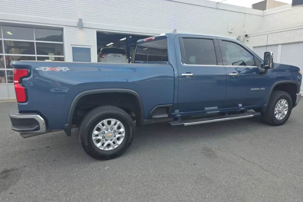 2025 Chevrolet Silverado 2500HD LTZ photo 1