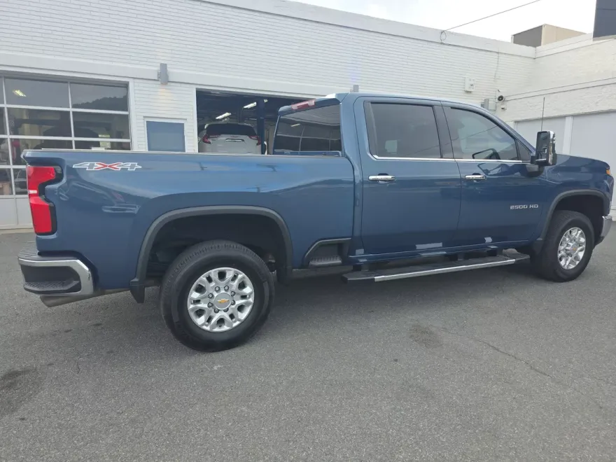 2025 Chevrolet Silverado 2500HD LTZ photo 1