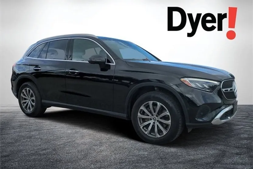 2024 Mercedes Benz GLC 300 photo 1