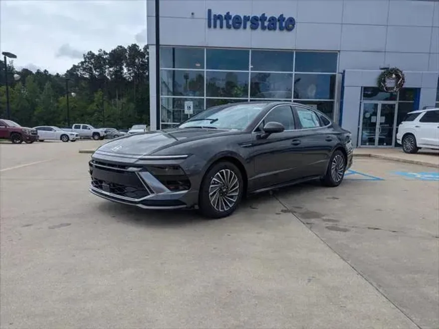 2025 Hyundai Sonata Hybrid SEL photo 1