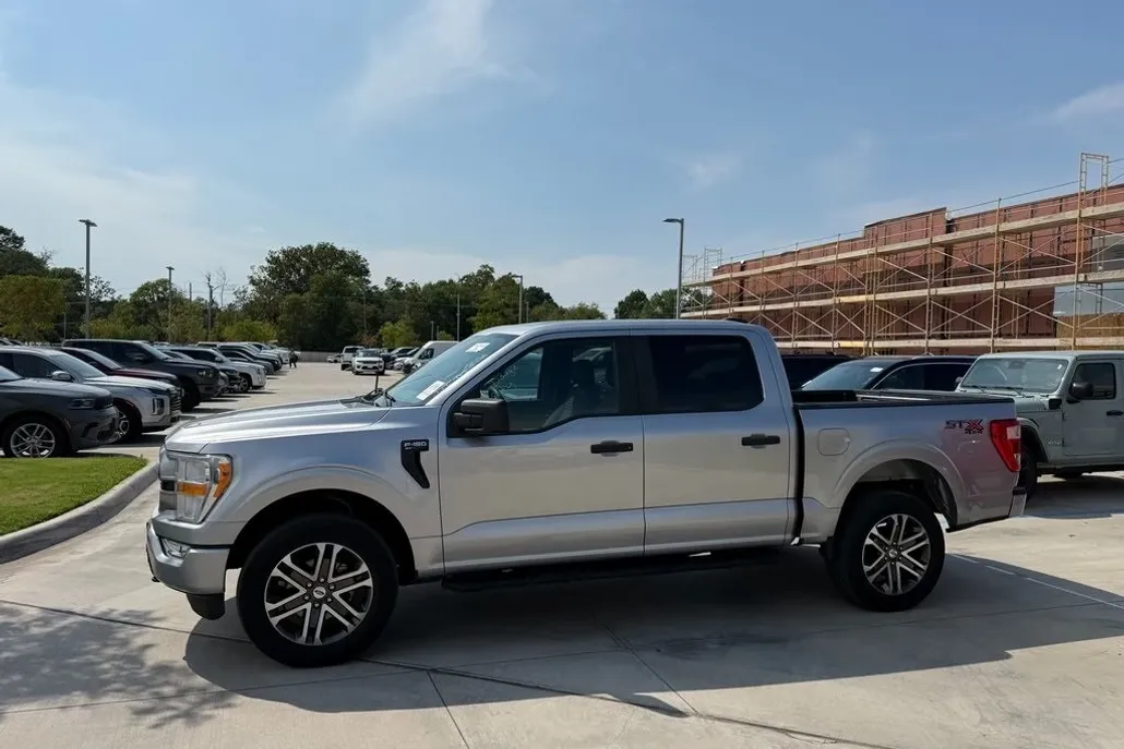 2021 Ford F-150 XL photo 1