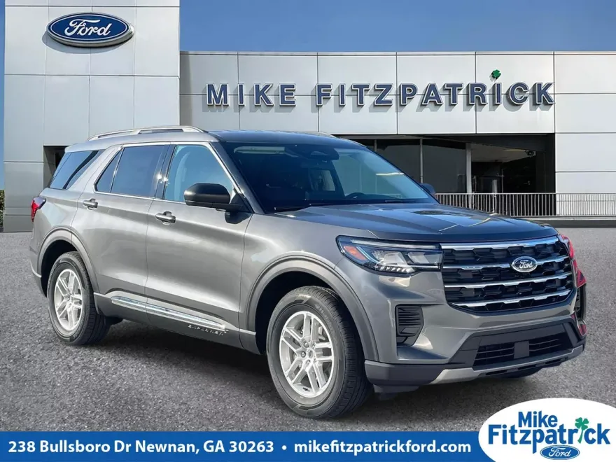 2025 Ford Explorer photo 1
