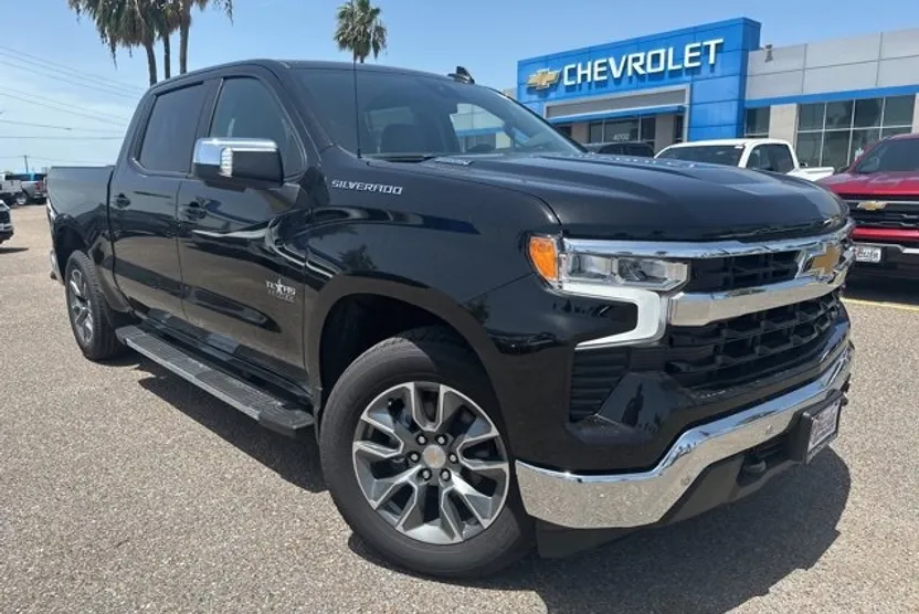 2025 Chevrolet Silverado 1500 LT photo 1