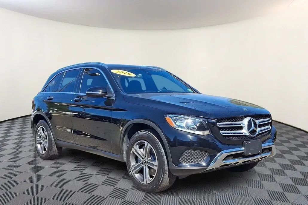 2019 Mercedes Benz GLC 300 4MATIC photo 1