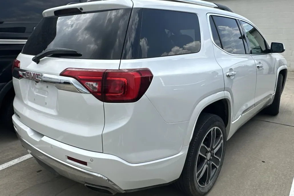 2018 Gmc Acadia Denali photo 1