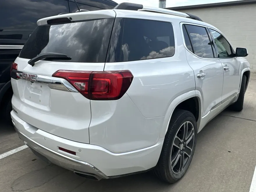 2018 Gmc Acadia Denali photo 1