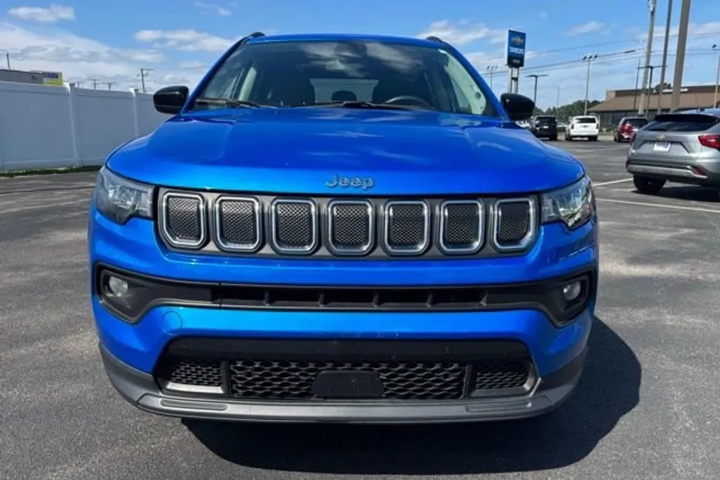 2022 Jeep Compass Latitude photo 1