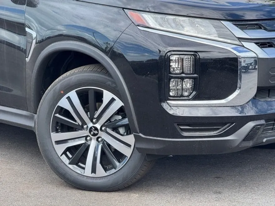 2025 Mitsubishi Outlander Sport ES SE LE photo 1