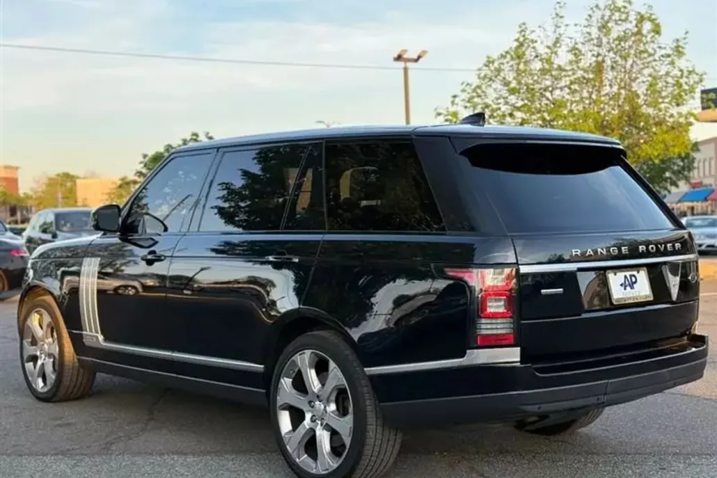 2017 Land Rover Range Rover Supercharged LWB photo 1