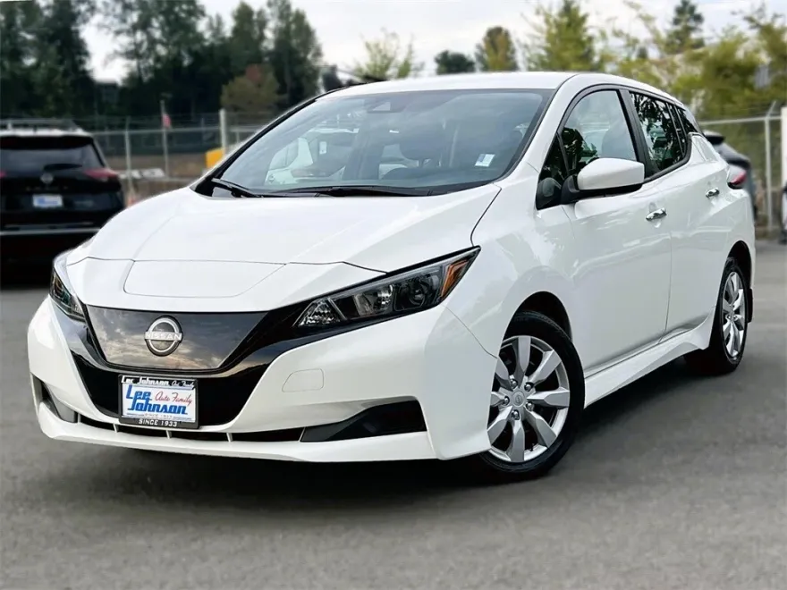 2023 Nissan Leaf S photo 1