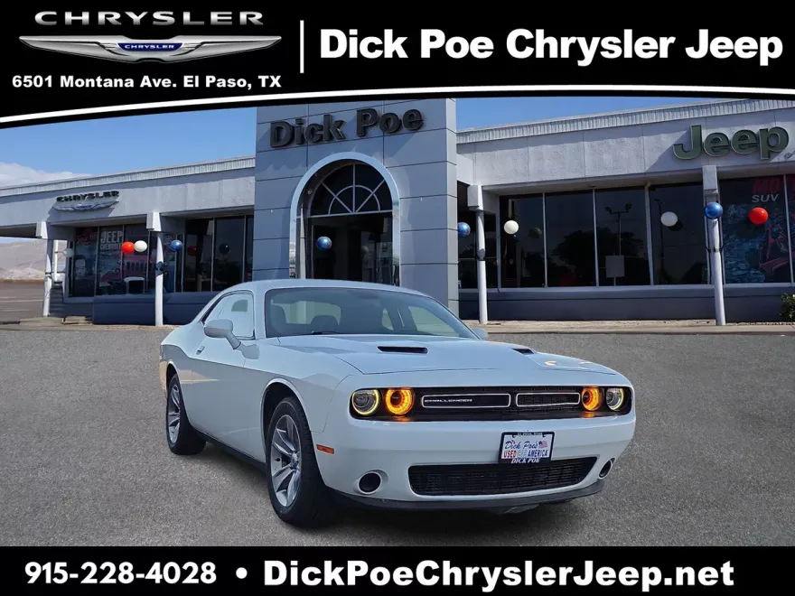 2019 Dodge Challenger SXT photo 1