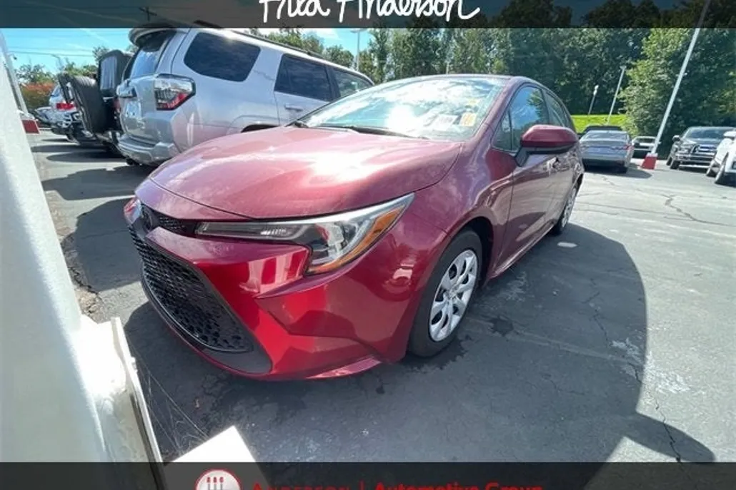 2022 Toyota Corolla LE photo 1