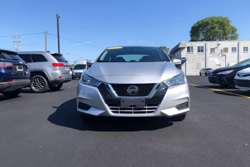 2020 Nissan Versa 1.6 SV photo 1