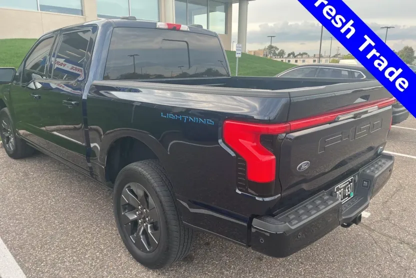2023 Ford F-150 Lightning Lariat photo 1