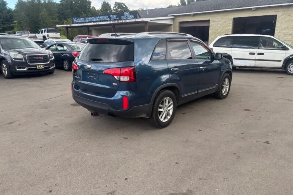 2014 Kia Sorento Base LX photo 1