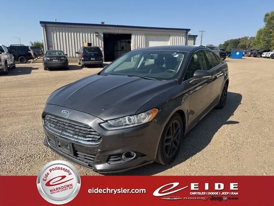2016 Ford Fusion SE photo 1