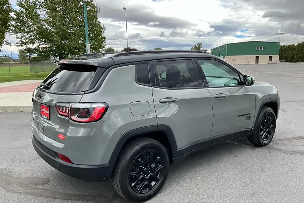 2021 Jeep Compass Sport photo 1