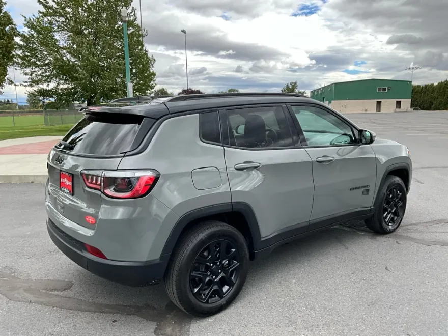 2021 Jeep Compass Sport photo 1