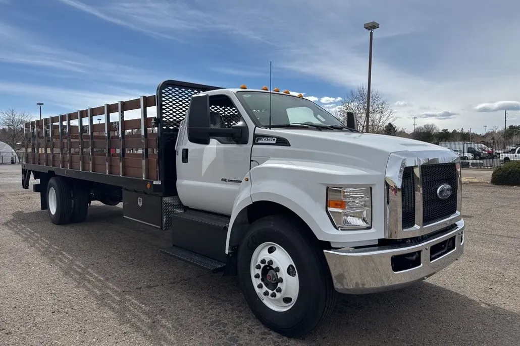 2025 Ford F-650 photo 1