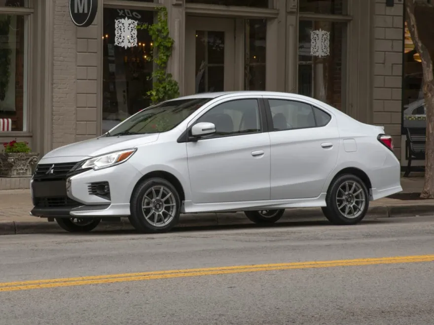 2023 Mitsubishi Mirage G4 ES photo 1