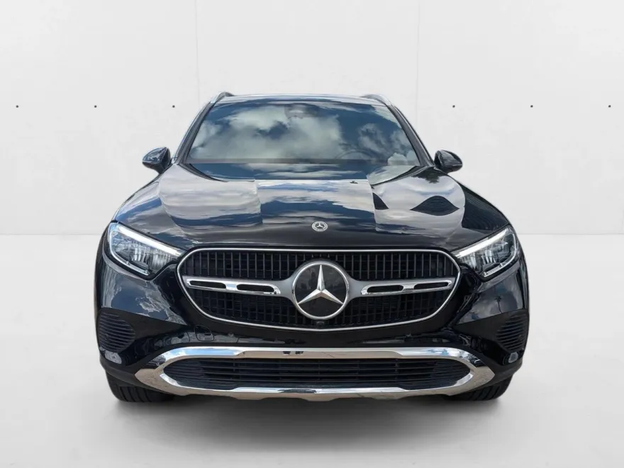 2024 Mercedes Benz GLC 300 4MATIC photo 1