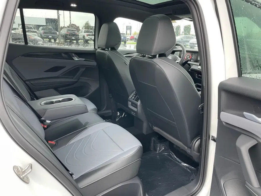 2025 Volkswagen Tiguan SE R-Line Black photo 1