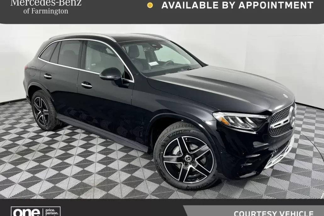 2025 Mercedes Benz GLC 300 4MATIC photo 1