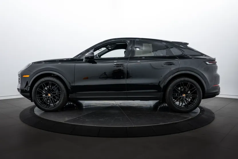 2025 Porsche Cayenne Coupe photo 1
