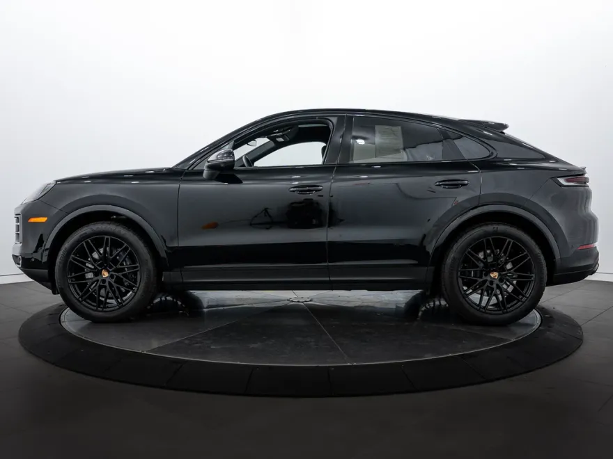 2025 Porsche Cayenne Coupe photo 1