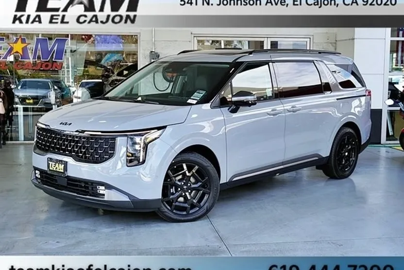 2026 Kia Carnival SX photo 1