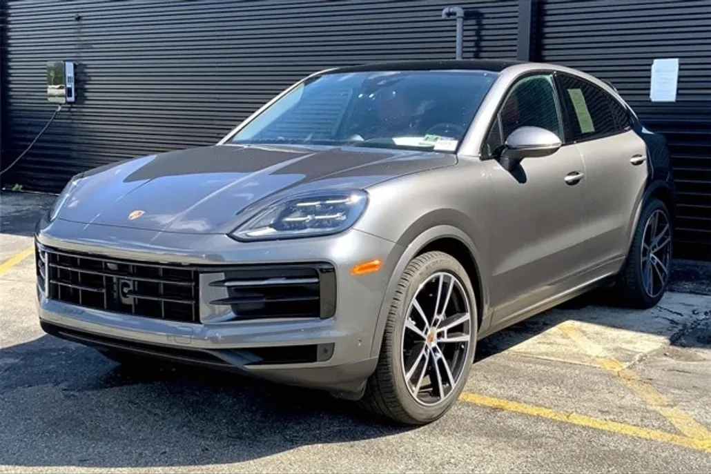 2025 Porsche Cayenne Coupe photo 1