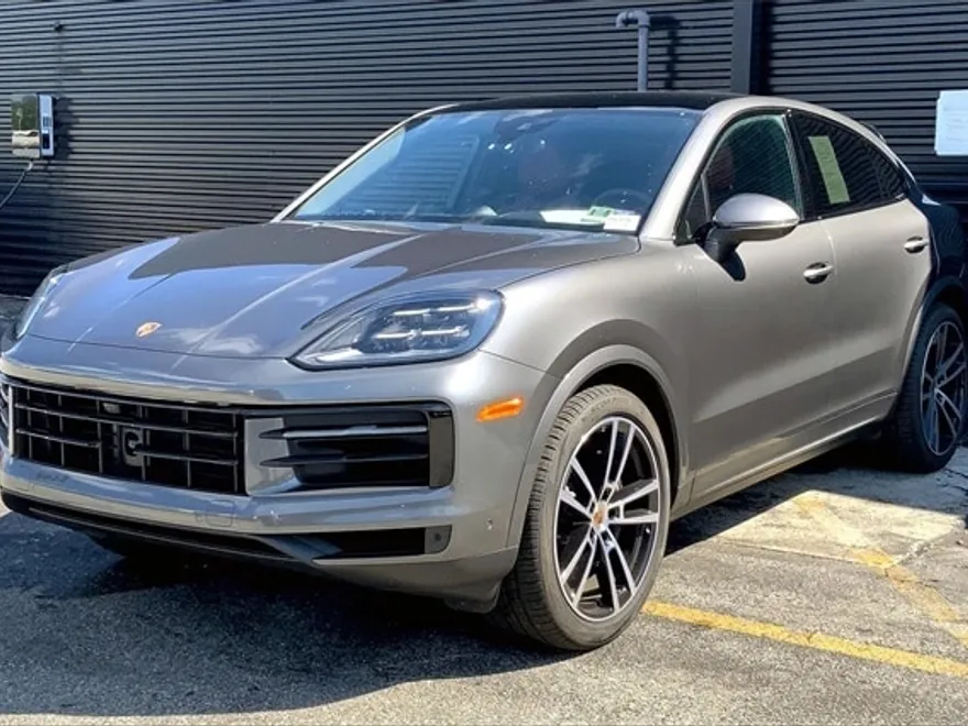 2025 Porsche Cayenne Coupe photo 1