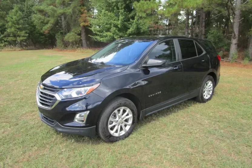 2020 Chevrolet Equinox LS photo 1