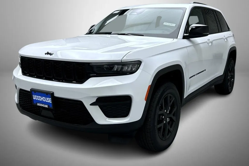 2025 Jeep Grand Cherokee Altitude photo 1