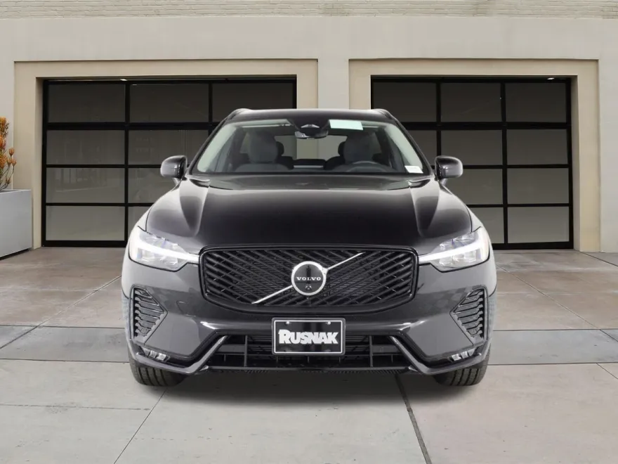 2026 Volvo XC60 B5 Plus photo 1