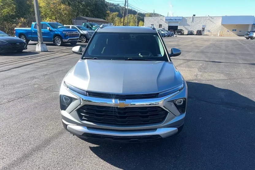 2024 Chevrolet Trailblazer LT photo 1