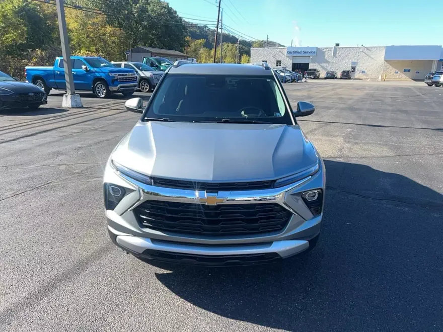 2024 Chevrolet Trailblazer LT photo 1