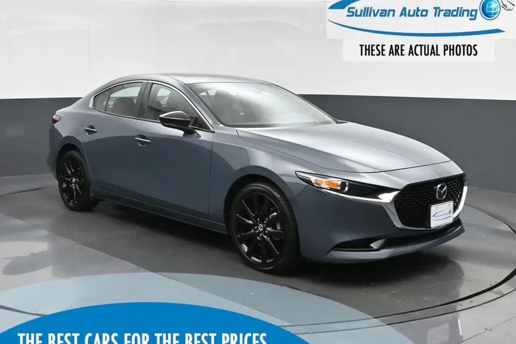 2022 Mazda Mazda3 Carbon photo 1
