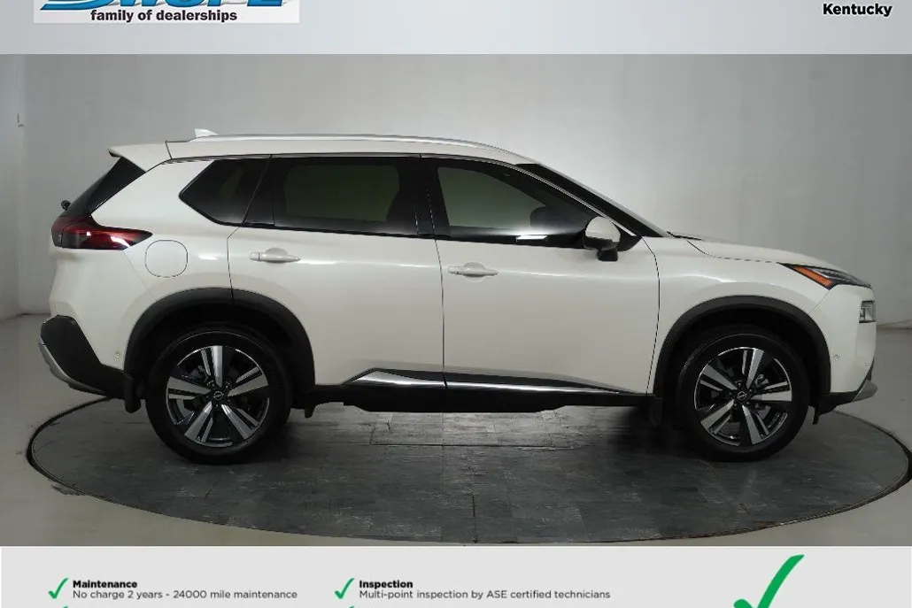2023 Nissan Rogue Platinum photo 1