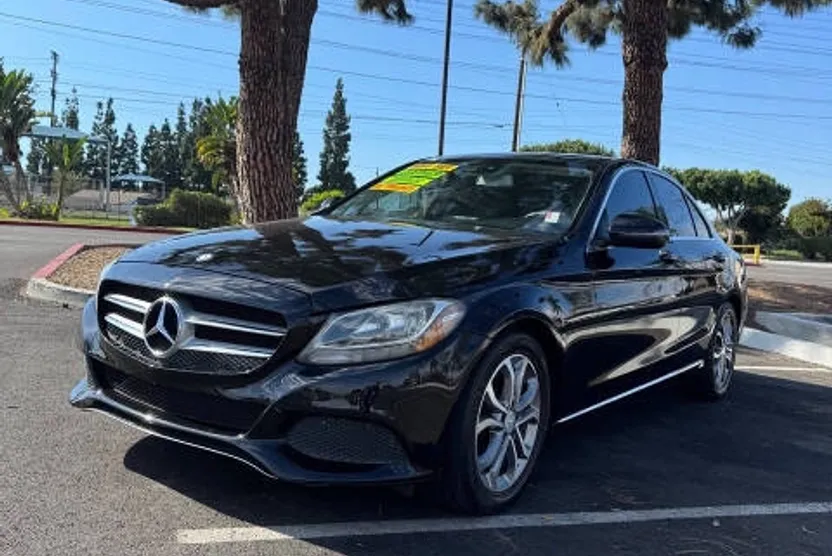 2016 Mercedes Benz C 300 photo 1