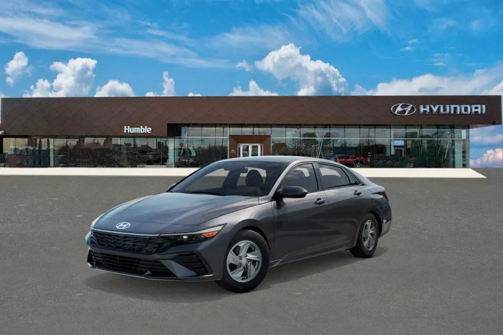 2025 Hyundai Elantra SE photo 1