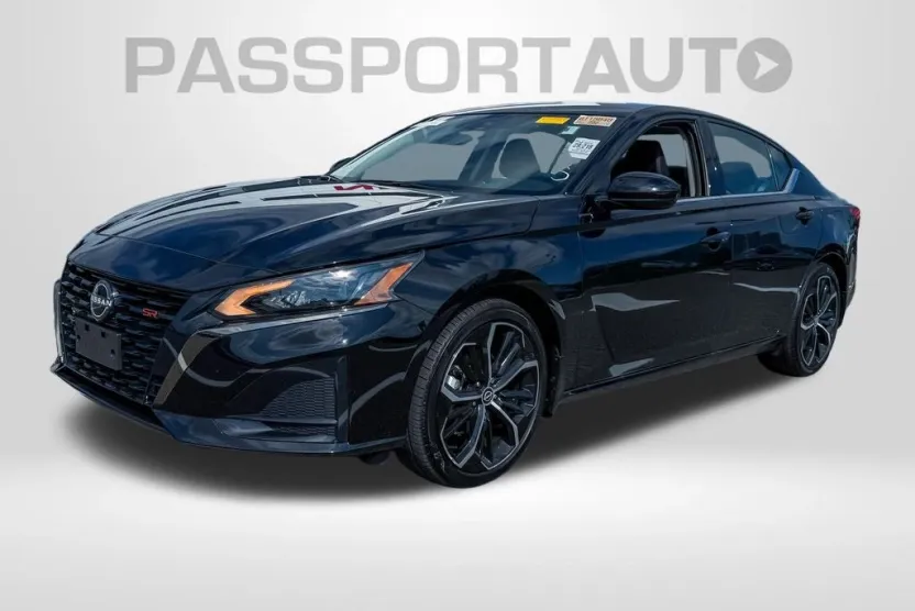 2024 Nissan Altima 2.5 SR photo 1