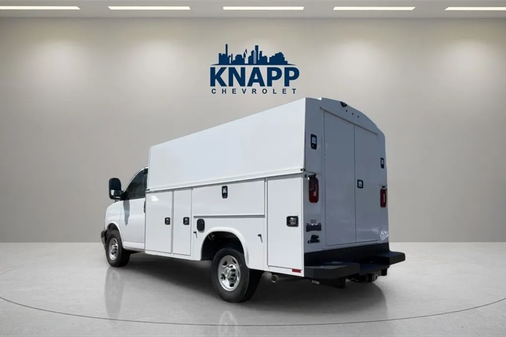 2025 Chevrolet Express Cutaway Work Van photo 1