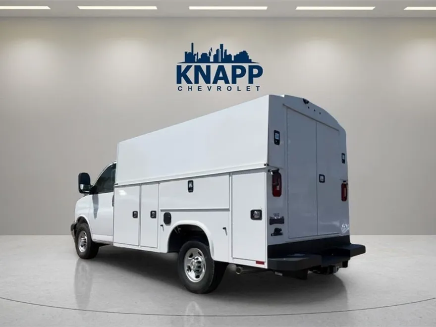 2025 Chevrolet Express Cutaway Work Van photo 1
