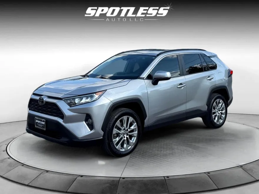 2021 Toyota RAV4 XLE Premium photo 1