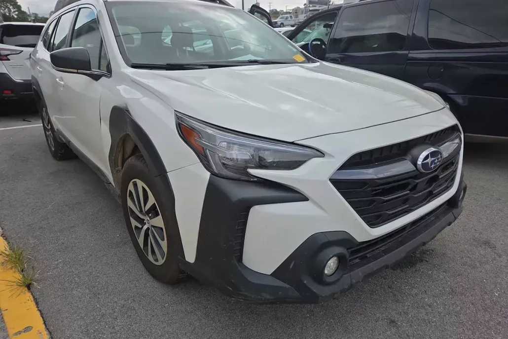 2024 Subaru Outback Base photo 1